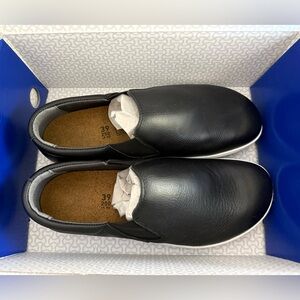 NWT Birkenstock QO 400 Professional Leather Slip-ons Size 39 Regular/Wide